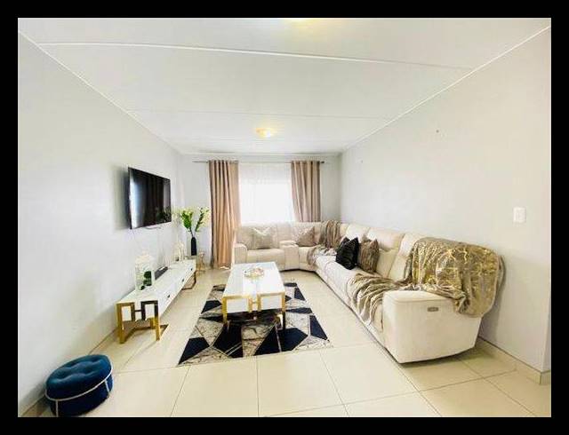 2 BEDROOM APARTMENT FOR SALE IN BLUE HILLS